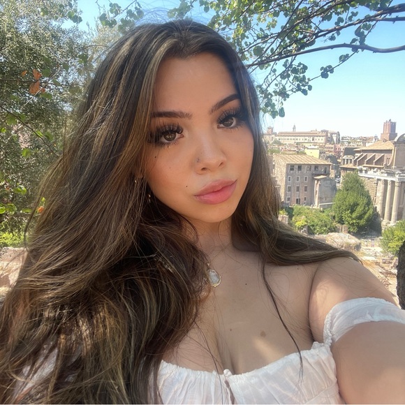 lizzienavas